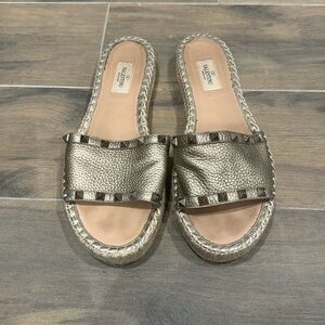 Gold valentino garavani platforms